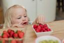 New research has found that toddlers eat more vegetables if they are rewarded for trying them