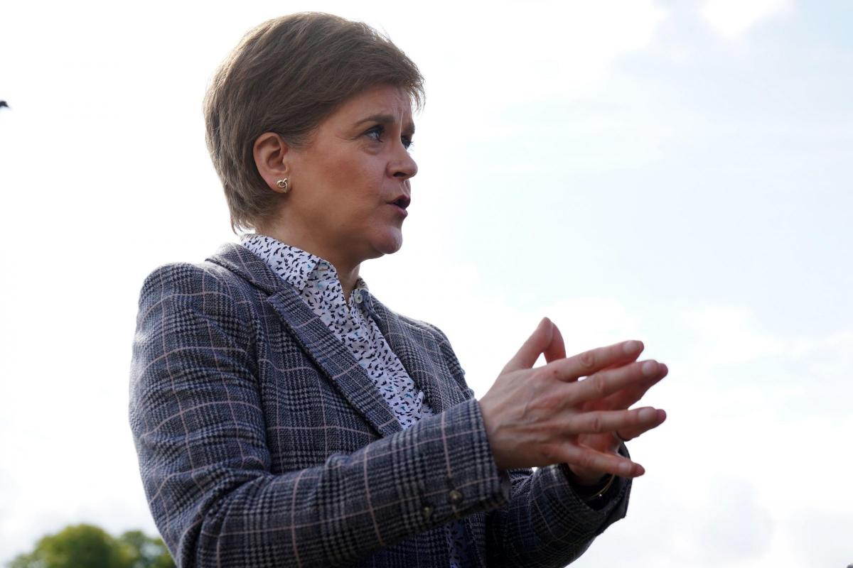Glasgow and Edinburgh should introduce buffer zones, Nicola Sturgeon says