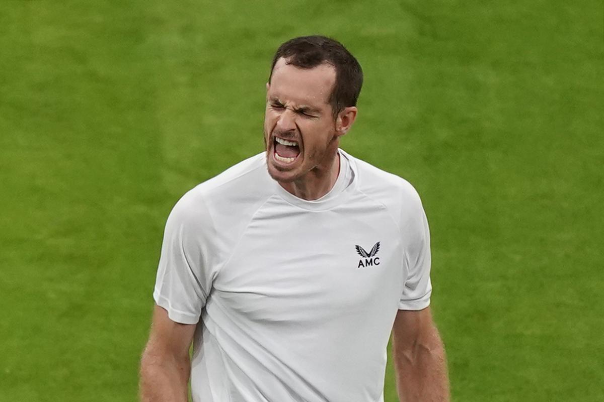 Murray beats Duckworth to secure Wimbledon second round spot