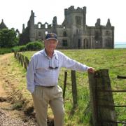 Jack Nicklaus in front of Ury Castle