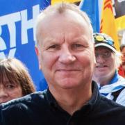 Pete Wishart is to release a book on the Scottish independence referendum