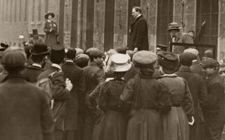 Winston Churchill May 1908 attempts to campaign during a by-election in Dundee Scotland