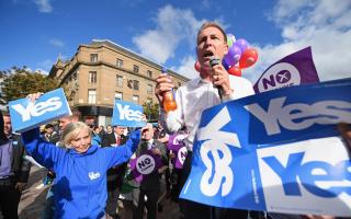 Yes and Better Together supporters listen to Jim Murphy Shadow Secretary of State for International Development